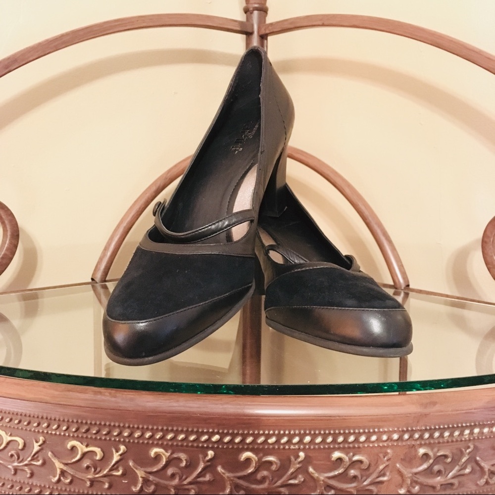 UMBERTO RAFFINI BLACK HEELS EURO 41